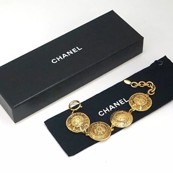 CHANEL 31 Rue Cambon Coin Bracelet 8.6" Gold Tone Auth w/Box r10639 - Picture 6 of 6